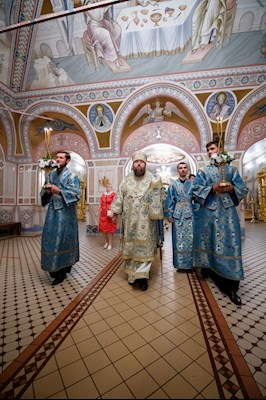 Всенощное бдение с чином погребения Божией Матери в Свято-Троицком кафедральном соборе г. Саратова