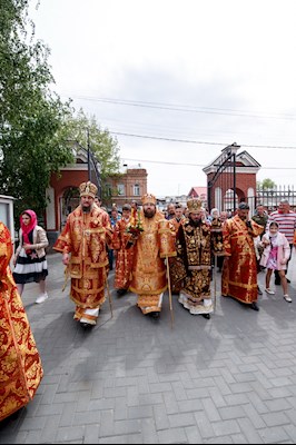 Архиереи Саратовской митрополии соборно совершили Литургию