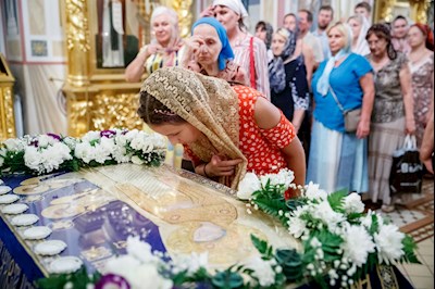 Всенощное бдение с чином погребения Божией Матери в Свято-Троицком кафедральном соборе г. Саратова
