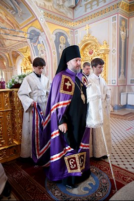 Митрополит Игнатий совершил Божественную литургию в Свято-Троицком кафедральном соборе г. Саратова