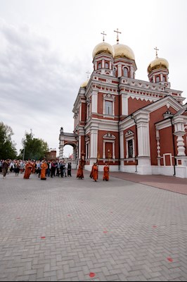 Архиереи Саратовской митрополии соборно совершили Литургию