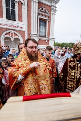 Архиереи Саратовской митрополии соборно совершили Литургию