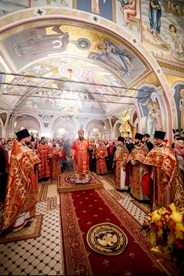 Ночное пасхальное богослужение в Свято-Троицком кафедральном соборе Саратова