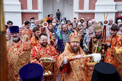 Архиереи Саратовской митрополии соборно совершили Литургию