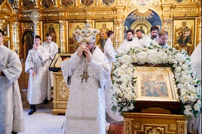 Великая вечерня в соединении с Литургией святителя Василия Великого и чин Великого освящения воды в Успенском храме Свято-Троицкого кафедрального собора г. Саратова