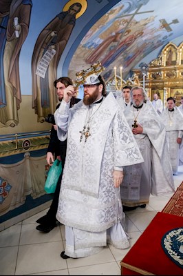 Великая вечерня в соединении с Литургией святителя Василия Великого и чин Великого освящения воды в Успенском храме Свято-Троицкого кафедрального собора г. Саратова