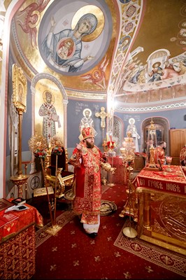 Ночное пасхальное богослужение в Свято-Троицком кафедральном соборе Саратова