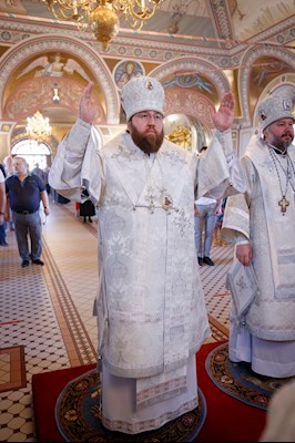 Митрополит Игнатий совершил Божественную литургию в Свято-Троицком кафедральном соборе г. Саратова
