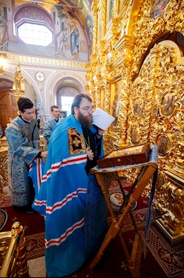 Митрополит Игнатий совершил Божественную литургию в Свято-Троицком кафедральном соборе г. Саратова