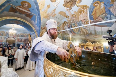 Великая вечерня в соединении с Литургией святителя Василия Великого и чин Великого освящения воды в Успенском храме Свято-Троицкого кафедрального собора г. Саратова