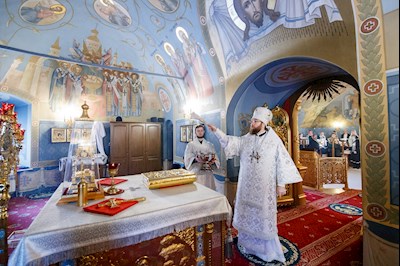 Великая вечерня в соединении с Литургией святителя Василия Великого и чин Великого освящения воды в Успенском храме Свято-Троицкого кафедрального собора г. Саратова