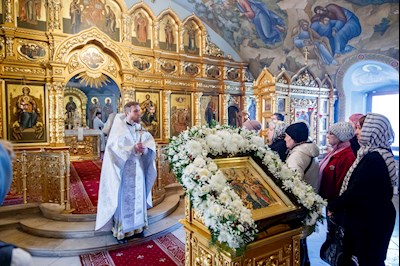 Великая вечерня в соединении с Литургией святителя Василия Великого и чин Великого освящения воды в Успенском храме Свято-Троицкого кафедрального собора г. Саратова