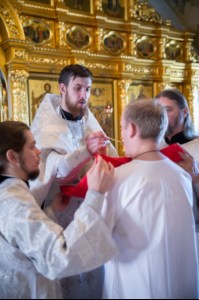 В Свято-Троицком кафедральном соборе Саратова совершена Крещальная литургия