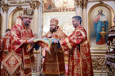 Архиереи Саратовской митрополии соборно совершили Литургию
