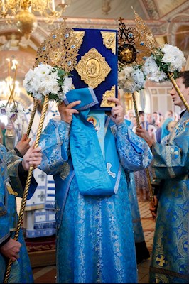 Митрополит Игнатий совершил Божественную литургию в Свято-Троицком кафедральном соборе г. Саратова