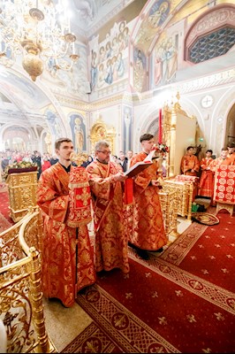 Ночное пасхальное богослужение в Свято-Троицком кафедральном соборе Саратова