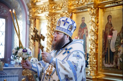 Митрополит Игнатий совершил Божественную литургию в Свято-Троицком кафедральном соборе г. Саратова