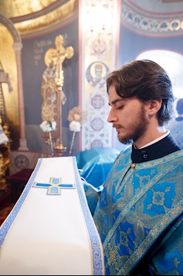 Митрополит Игнатий совершил Божественную литургию в Свято-Троицком кафедральном соборе г. Саратова