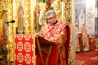 Ночное пасхальное богослужение в Свято-Троицком кафедральном соборе Саратова