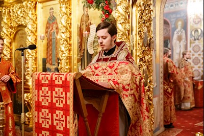 Ночное пасхальное богослужение в Свято-Троицком кафедральном соборе Саратова