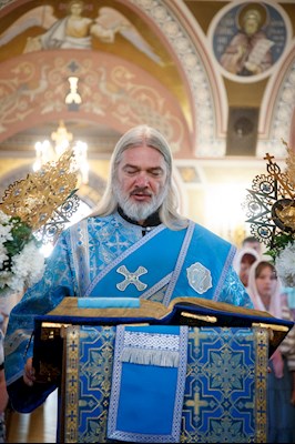 Митрополит Игнатий совершил Божественную литургию в Свято-Троицком кафедральном соборе г. Саратова