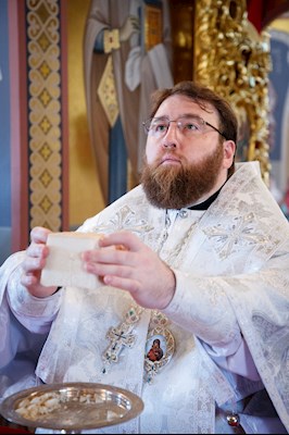 Митрополит Игнатий совершил Божественную литургию в Свято-Троицком кафедральном соборе г. Саратова