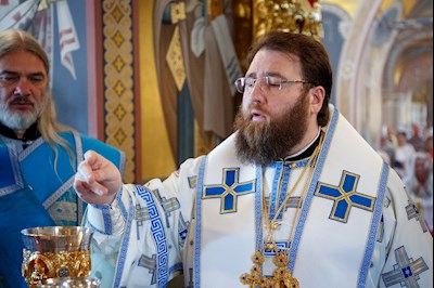 Митрополит Игнатий совершил Божественную литургию в Свято-Троицком кафедральном соборе г. Саратова