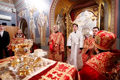 Ночное пасхальное богослужение в Свято-Троицком кафедральном соборе Саратова