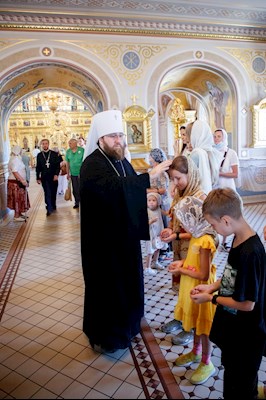 Митрополит Игнатий совершил Божественную литургию в Свято-Троицком кафедральном соборе г. Саратова