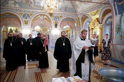 Митрополит Игнатий принял участие в Таинстве Крещения в качестве восприемника