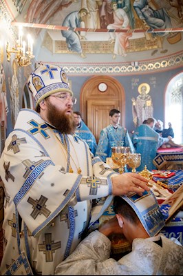 Митрополит Игнатий совершил Божественную литургию в Свято-Троицком кафедральном соборе г. Саратова