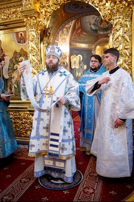 Митрополит Игнатий совершил Божественную литургию в Свято-Троицком кафедральном соборе г. Саратова