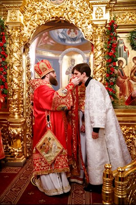 Ночное пасхальное богослужение в Свято-Троицком кафедральном соборе Саратова