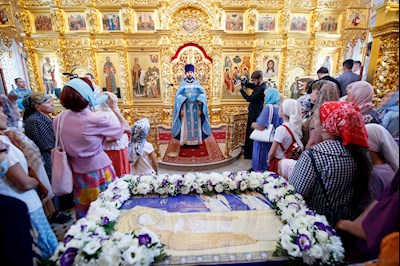 Митрополит Игнатий совершил Божественную литургию в Свято-Троицком кафедральном соборе г. Саратова