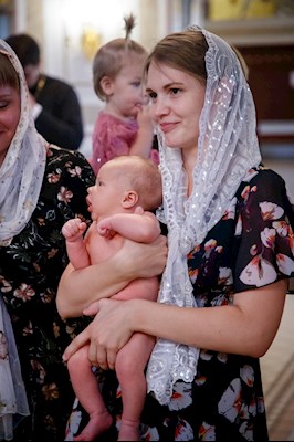 Митрополит Игнатий принял участие в Таинстве Крещения в качестве восприемника