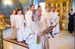 В Свято-Троицком соборе совершена Крещальная литургия