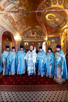 Митрополит Игнатий совершил Божественную литургию в Свято-Троицком кафедральном соборе г. Саратова