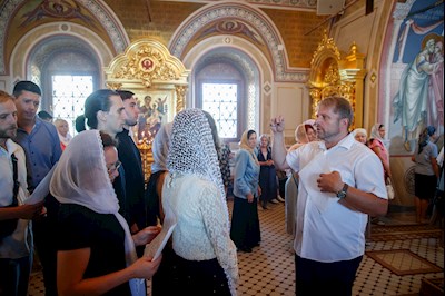 Митрополит Игнатий совершил Божественную литургию в Свято-Троицком кафедральном соборе г. Саратова