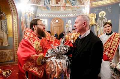 Ночное пасхальное богослужение в Свято-Троицком кафедральном соборе Саратова