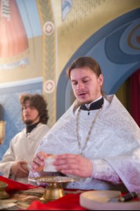 В Свято-Троицком соборе совершена Крещальная литургия