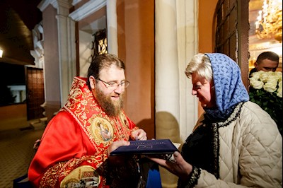 Ночное пасхальное богослужение в Свято-Троицком кафедральном соборе Саратова