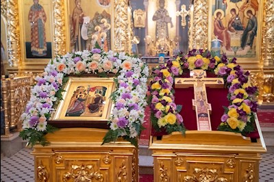 Митрополит Игнатий совершил Великое повечерие, утреню и 1-й час в Свято-Троицком кафедральном соборе г. Саратова