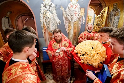 Ночное пасхальное богослужение в Свято-Троицком кафедральном соборе Саратова