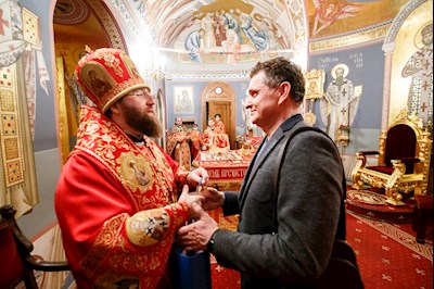 Ночное пасхальное богослужение в Свято-Троицком кафедральном соборе Саратова