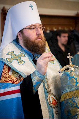 Митрополит Игнатий совершил Великое повечерие, утреню и 1-й час в Свято-Троицком кафедральном соборе г. Саратова