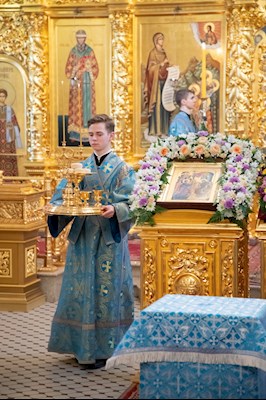 Митрополит Игнатий совершил Великое повечерие, утреню и 1-й час в Свято-Троицком кафедральном соборе г. Саратова