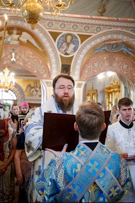 Митрополит Игнатий совершил Божественную литургию в Свято-Троицком кафедральном соборе г. Саратова
