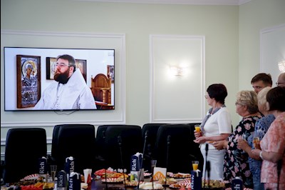 Сотрудники епархиального управления поздравили митрополита Игнатия с 10-летием со дня хиротонии