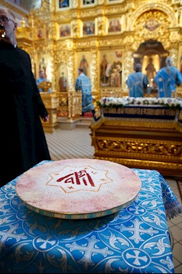 Митрополит Игнатий совершил Божественную литургию в Свято-Троицком кафедральном соборе г. Саратова