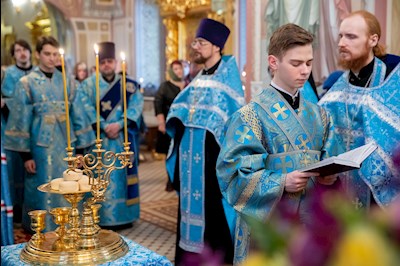 Митрополит Игнатий совершил Великое повечерие, утреню и 1-й час в Свято-Троицком кафедральном соборе г. Саратова